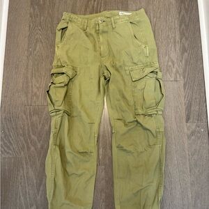 Zara Women’s Olive Cargo Pants